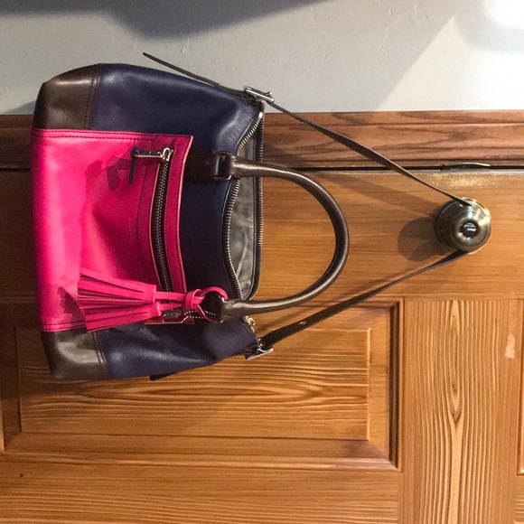 Authentic Coach purse - Picture 4 of 7